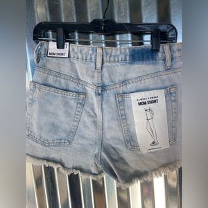 Almost famous mom shorts​